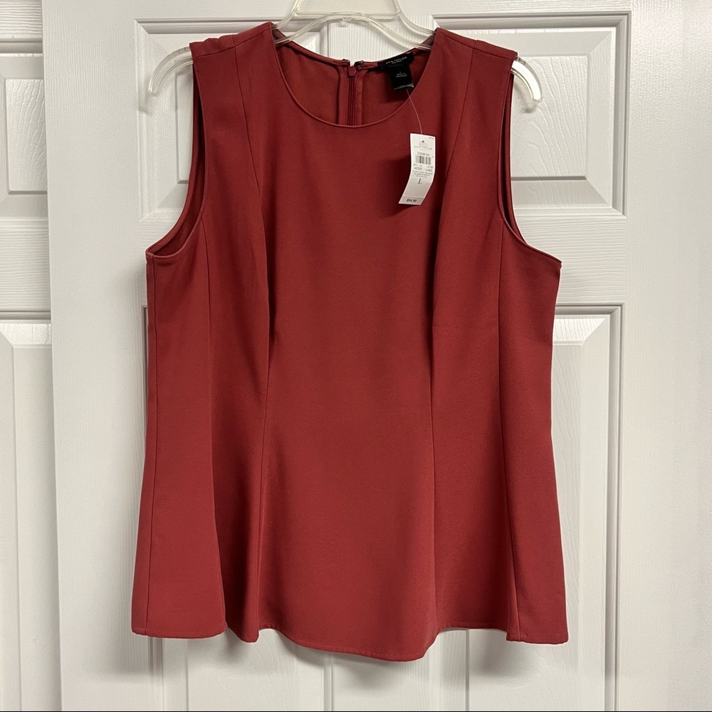 Fitted tailored zipper back top